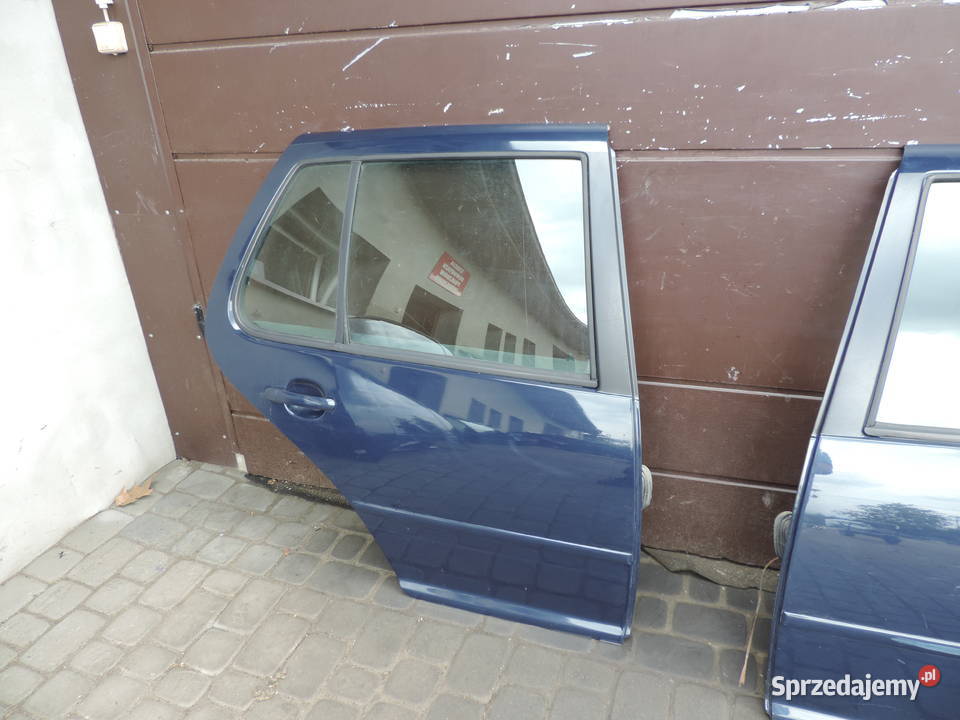 VOLKSWAGEN GOLF 4 IV 5D DRZWI PRAWY TYŁ Rok produkcji 2000 Drzwi Nowy Sącz