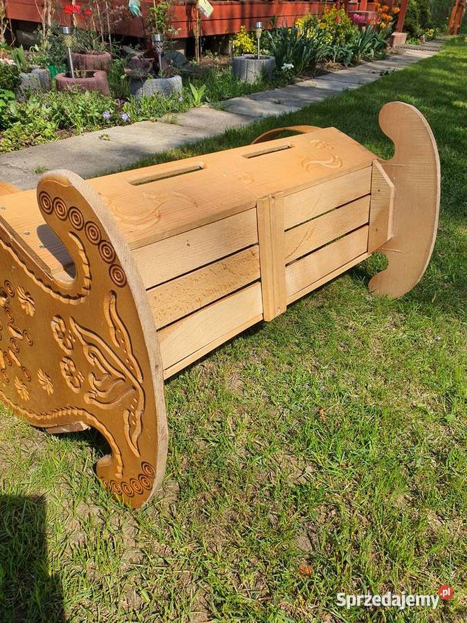 Duża kołyska drewniana rzeźbiona dziecko lalki łódzkie