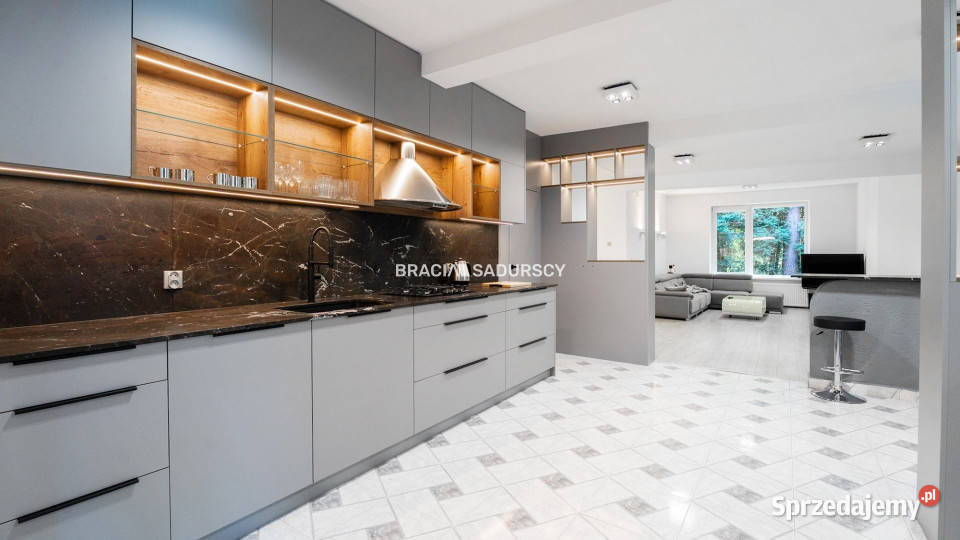 sprzedaży domu wolnostojącego 300m2 Kraków