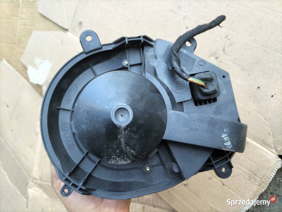 VOLKSWAGEN PASSAT B5 FL 740221233F 8D1820021 osobowe Kamień-Kolonia