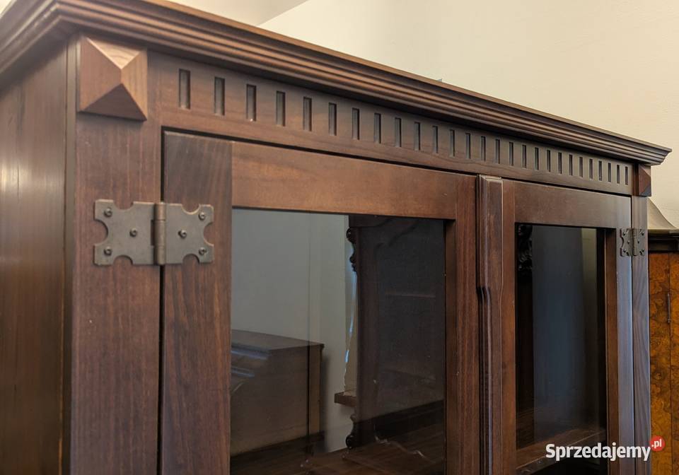 ładna bibliotekawitryna kolonialnasklep Dąbrowa