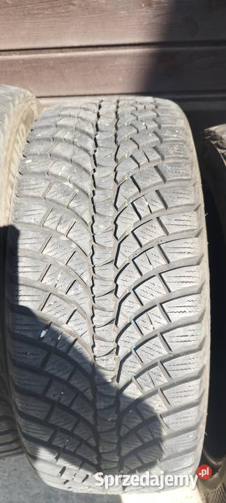 Komplet opon KUMHO 22545 R17 Winter Craft Kumho Samochodowe