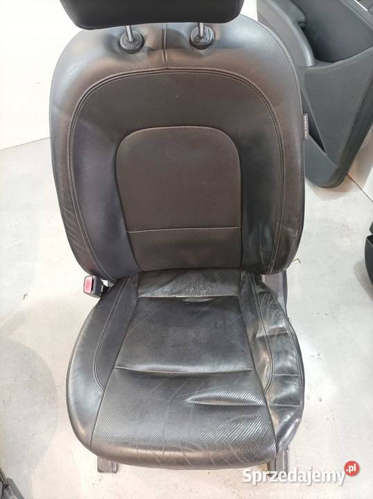 FOTELE KANAPA BOCZKI SKÓRA ELEKTRYCZNE GRZANE Rok produkcji 2010 świętokrzyskie