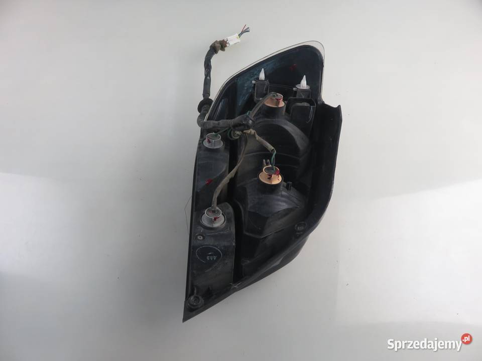 LAMPA PRAWA TYLNA MITSUBISHI OUTLANDER I CUW