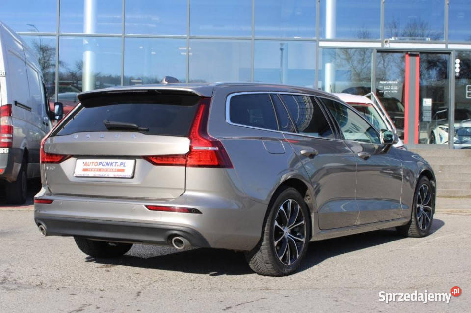 Volvo V60 2019r Carplay Hak Panorama El Fotel z małopolskie Kraków