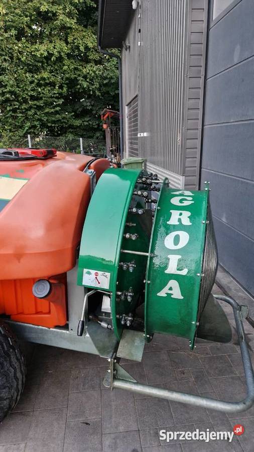 Opryskiwacz sadowniczy agrola 1500l Maszyny rolnicze