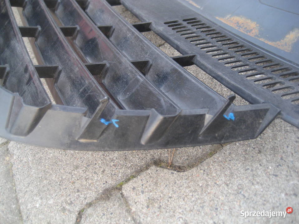 vw t5 0409r atrapa grill znaczek 7h0807101