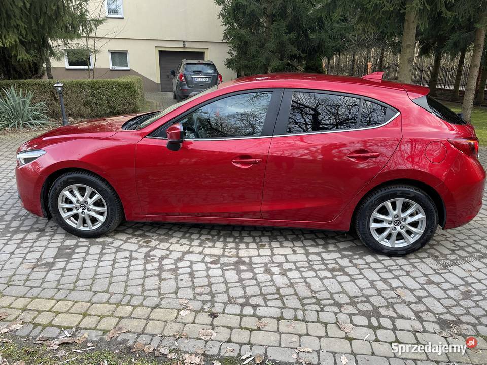 Mazda 3 bogate wyposażenie i niski przebieg Nowe Zadybie