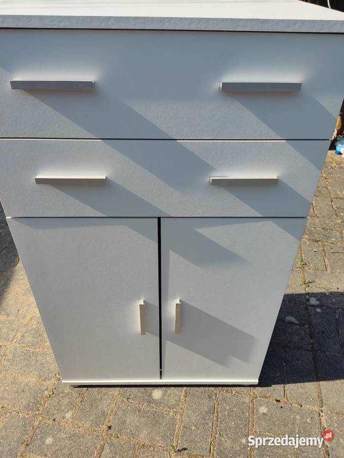 Umywalka z szafką i baterią WC ze spłuczką Liniewo