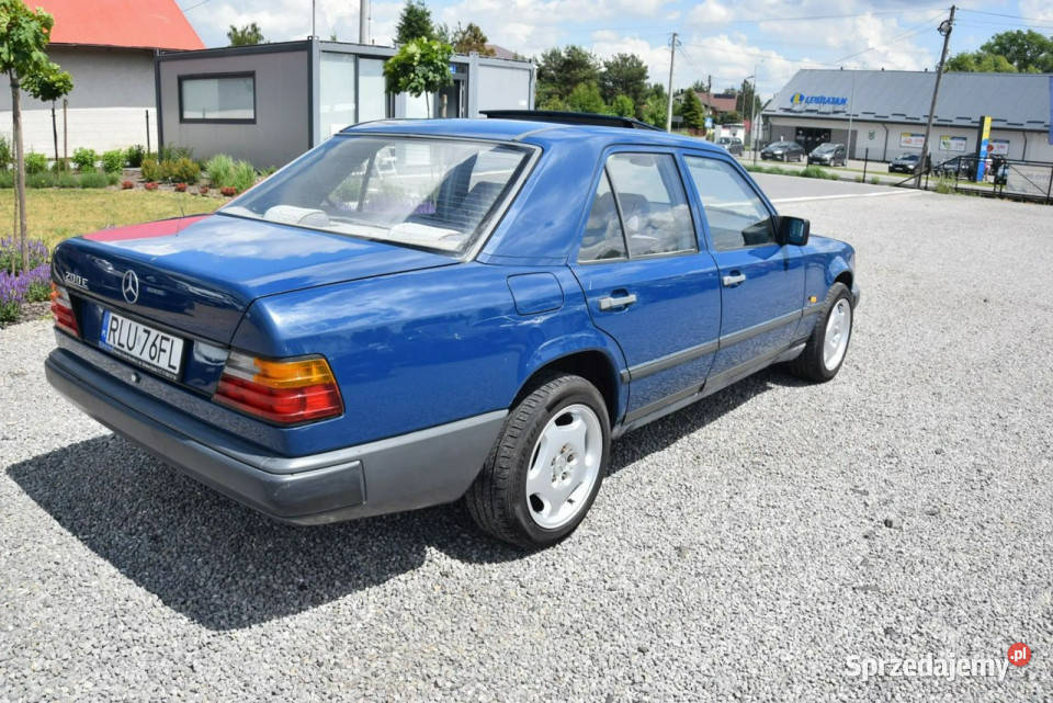 Mercedes W124 20B Klima Szyberdach Grzane Fotele niebieski Majdan Sieniawski