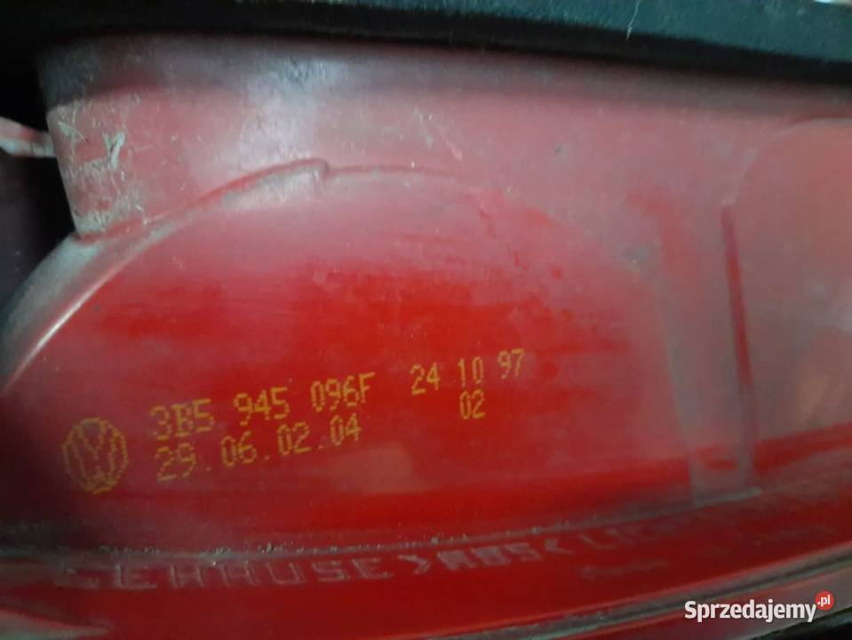 304G PASSAT B5 SEDAN 9600 LAMPA PRAWA TYLNA Włoszczowa