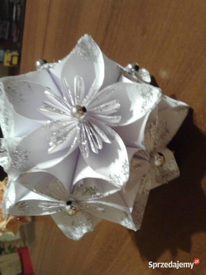Bombki wykonane metodą origami kusudama