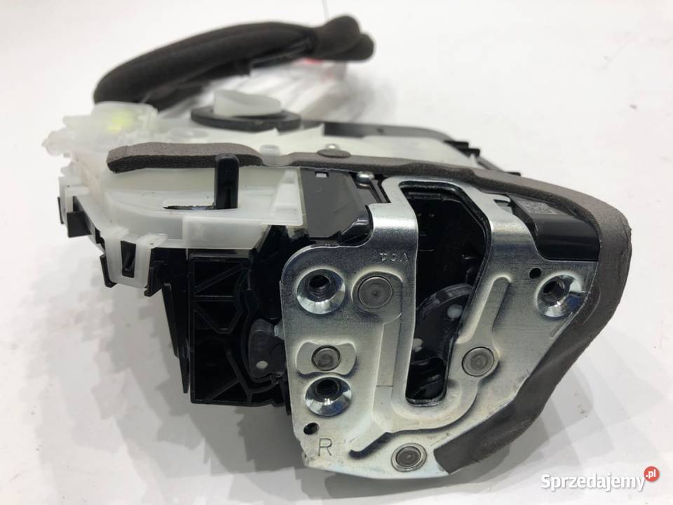 ZAMEK DRZWI PRAWY TYŁ LEXUS LBX Crossover