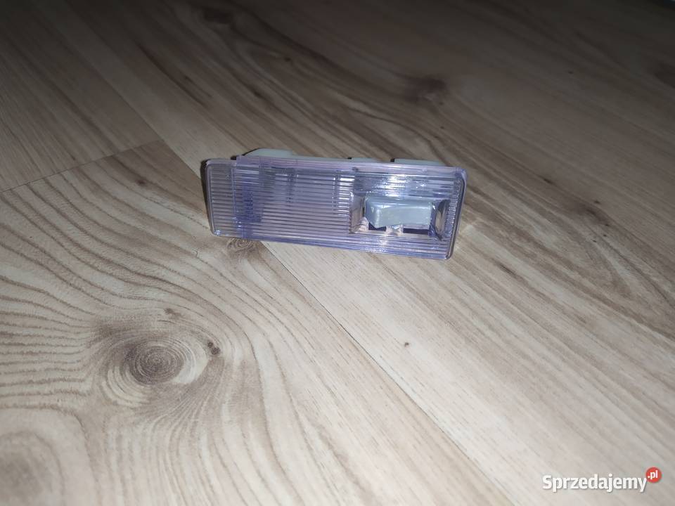 Nowa lampka oświetlenia wnętrza kabiny Fiat 125p Pruszków