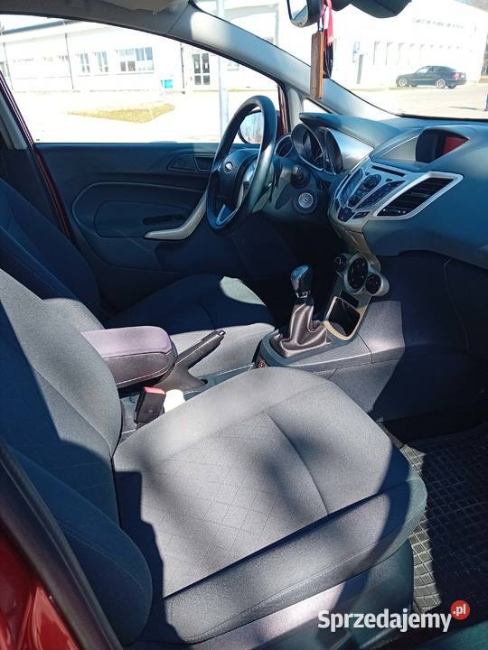 Ford Fieste 14 96 GHIA manualna Puck
