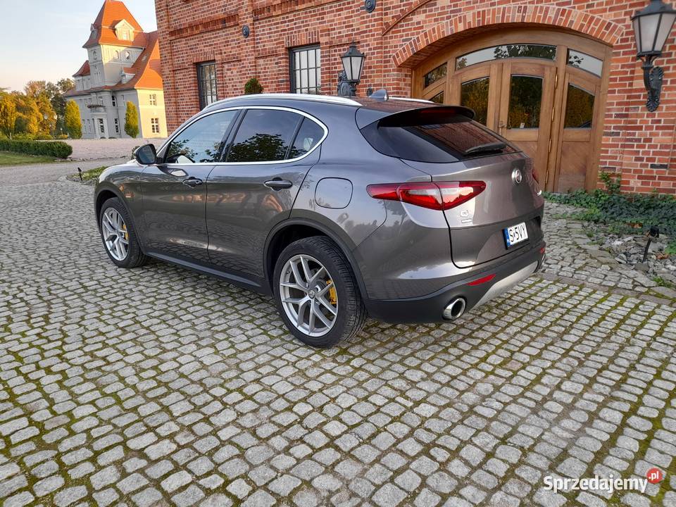 Alfa Romeo Stelvio 202802018Super stanNiski