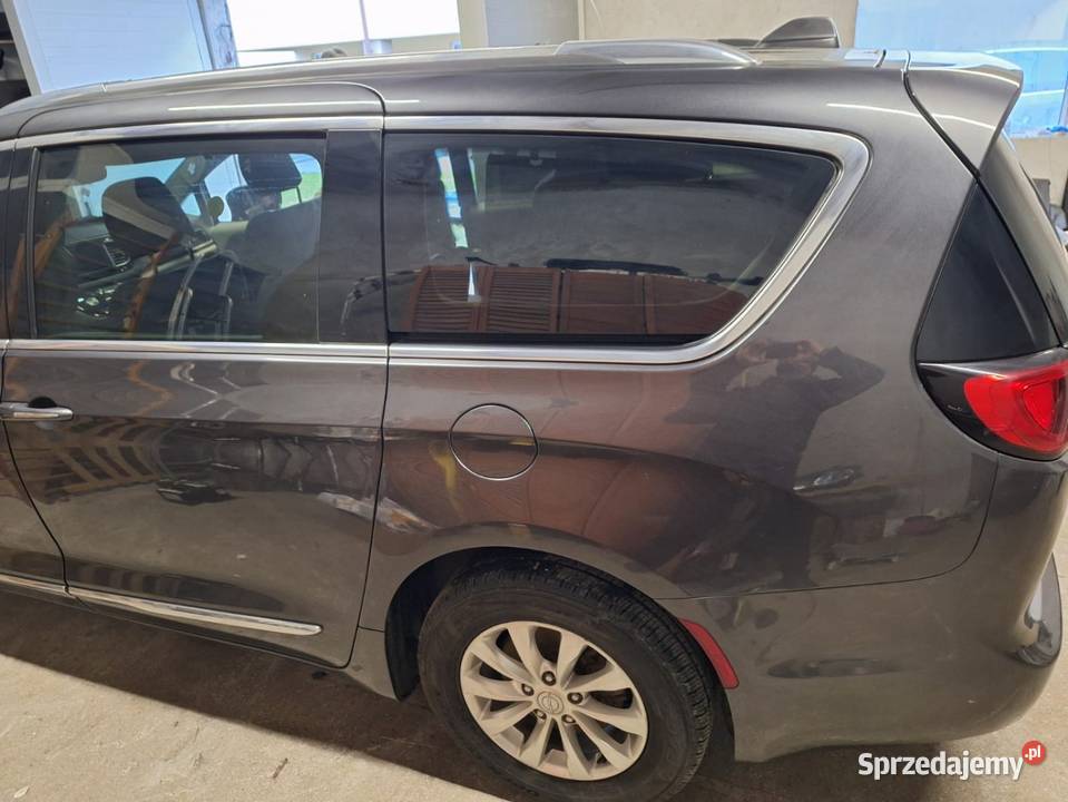 Klapa bagażnika Chrysler Pacifica 2017 części Warszawa sprzedam