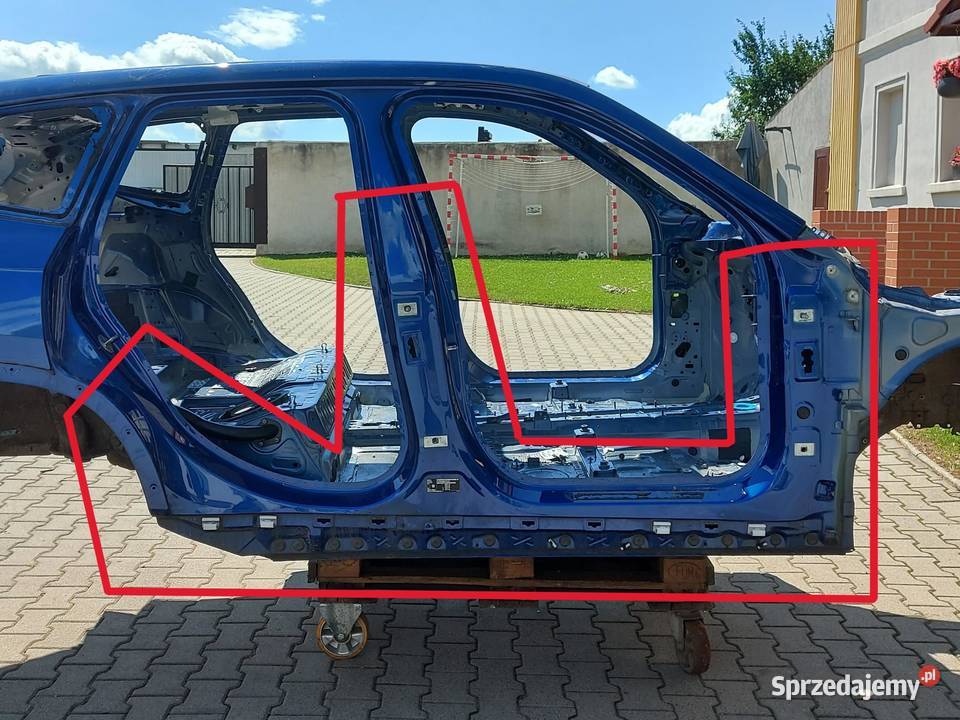 BMW iX1 X1 U11 Słupek próg prawy C31 sprzedam