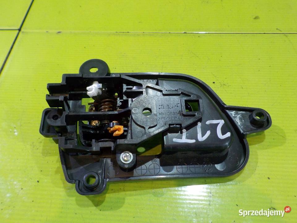 MITSUBISHI OUTLANDER II 07 klamka drzwi lewa