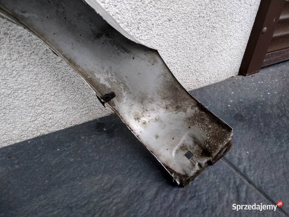 Toyota Yaris I 1 LIFT FL błotnik prawy pasażera Sieradz sprzedam