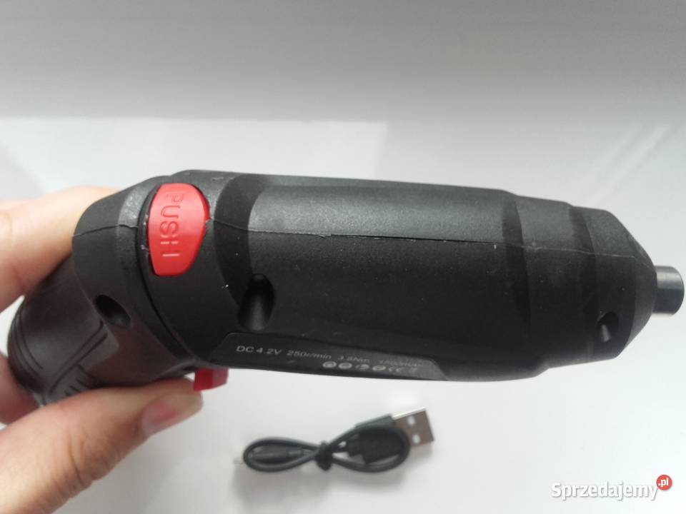 Wkrętak akumulatorowy 42V ZHCY w walizce z Bydgoszcz