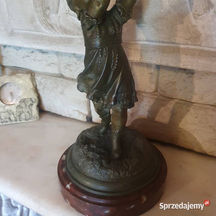 Sprawna figuralna lampa naftowa z amorkiem na Wrocław