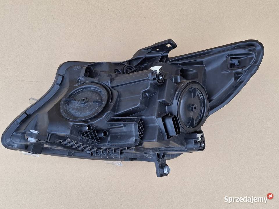 MERCEDES VITO VKLASA W447 REFLEKTOR PRAWY LAMPA Bieleń
