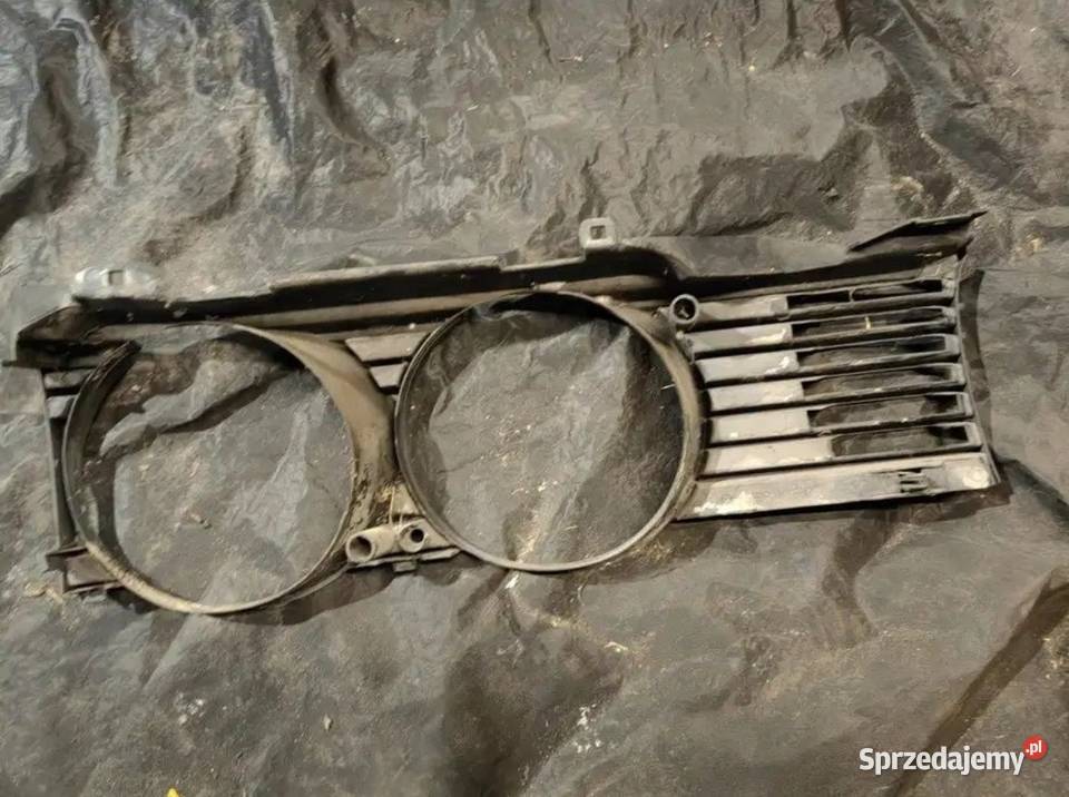 Atrapa ramka lampy lewa BMW e32 Żory