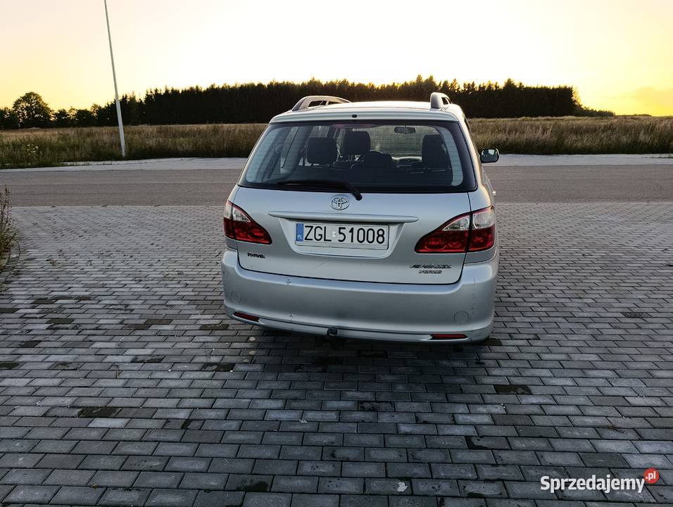 Toyota Avensis Verso 20 D4D srebrny Avensis Verso zachodniopomorskie Nowogard