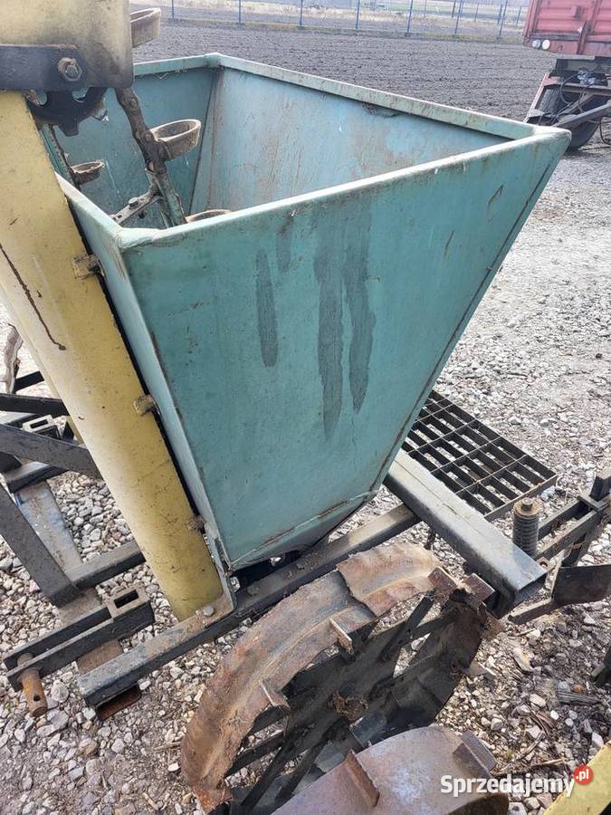 Sadzarka do ziemniaków kubełkowa nieuszkodzony mazowieckie Wiskitki sprzedam