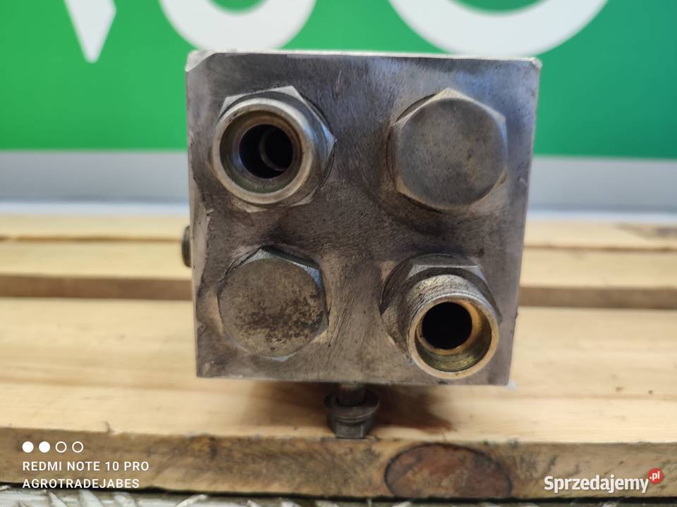 Blok hydrauliczny 0 571510 3030201 A MERLO P606 Wilkowo