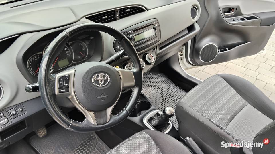 Toyota Yaris 2016 Polski Salon Zadbana Stan lakier metallic