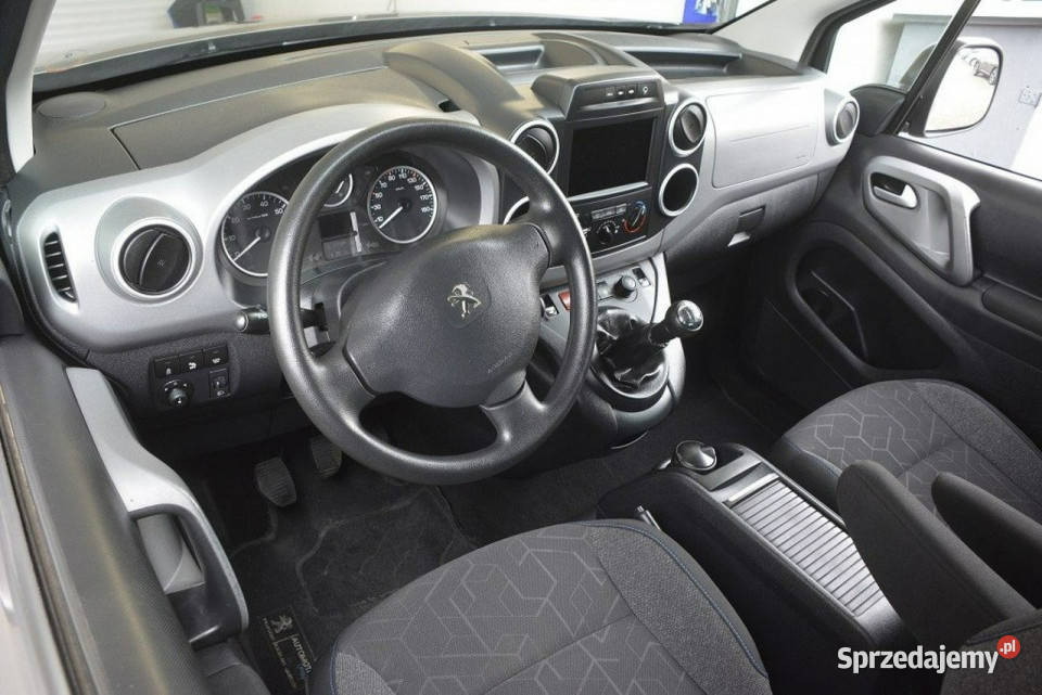 Peugeot Partner 12Turbo nawi Car Play serwisie isofix Sędziszów Małopolski sprzedam