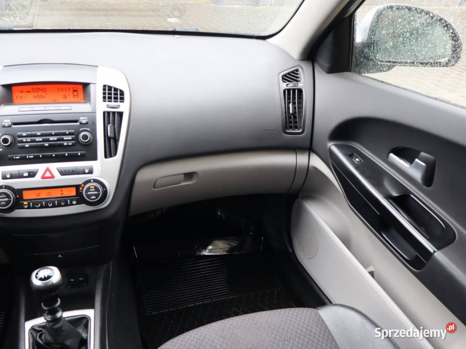 Kia Ceed 16 CVVT manualna Katowice
