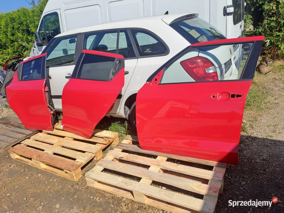 Suzuki Sfift MK VIII 20172024r błotniki drzwi