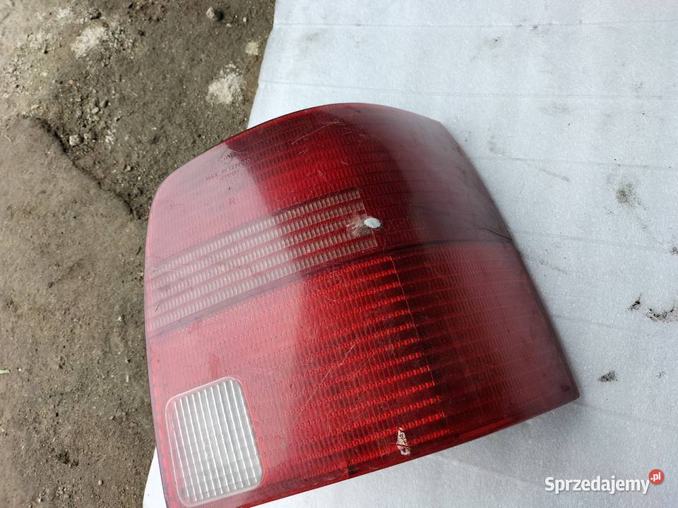lampa prawa tył passat b5 kombi 3B9945112F Prawe Kamień-Kolonia
