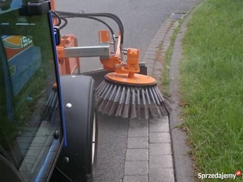 Szczotka do chwastów z napędem WOM traktora Warszawa