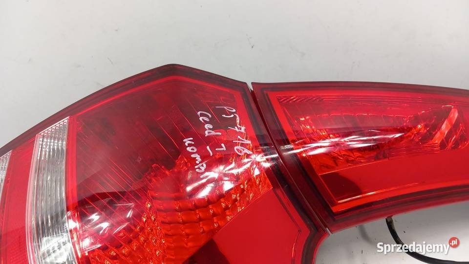 KIA CEED I KOMBI LAMPA TYŁ PRAWA osobowe Zbierkowo