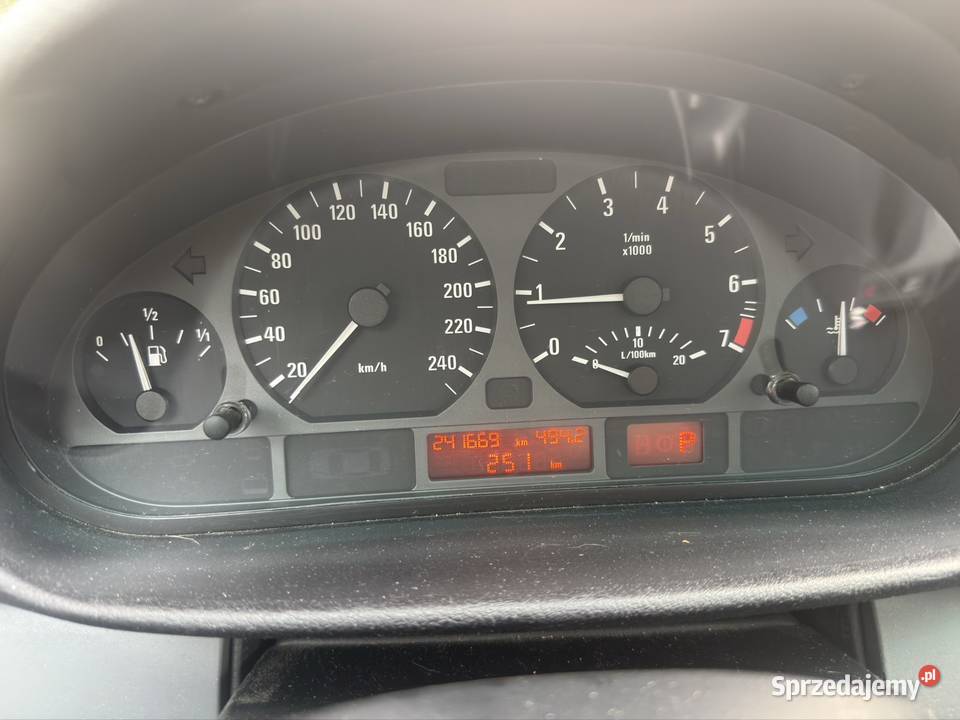 BMW E39 compact Motoryzacja Izabelin C