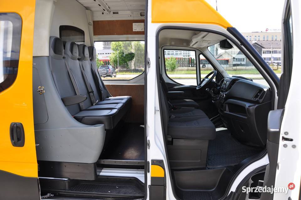 Iveco Daily 35s140 23 140 Klima 7osobowy Rok produkcji 2019 Rzeszów