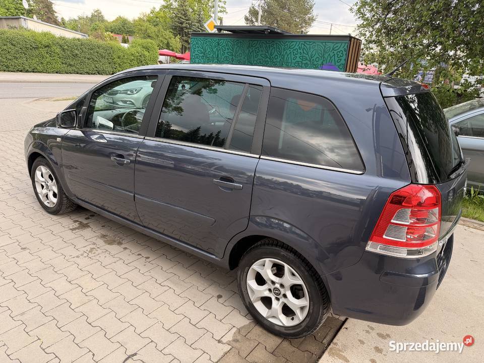 Opel Zafira B 18 Gaz 7osobowy zarejestrowany 4/5 łódzkie Łódź