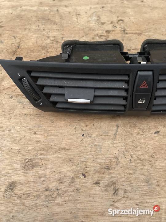 Środkowa kratka nawiewu BMW E84 Europa Stalowa Wola