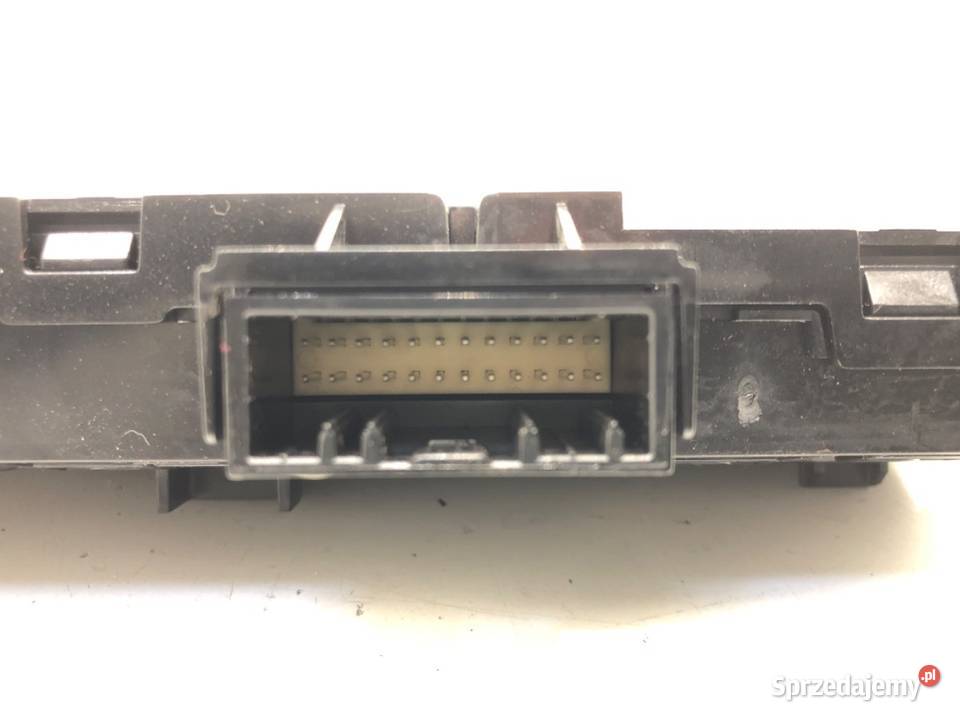 WŁĄCZNIK ŚWIATEŁ AWARYJNYCH RENAULT MASTER III