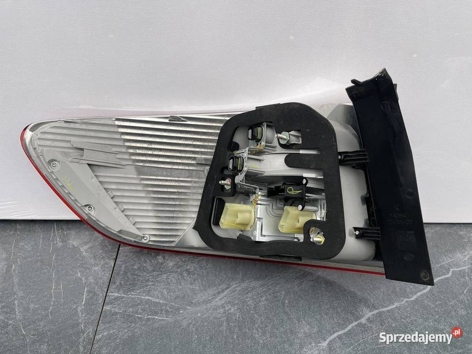 BMW X6 PRAWA LAMPA TYŁ wielkopolskie