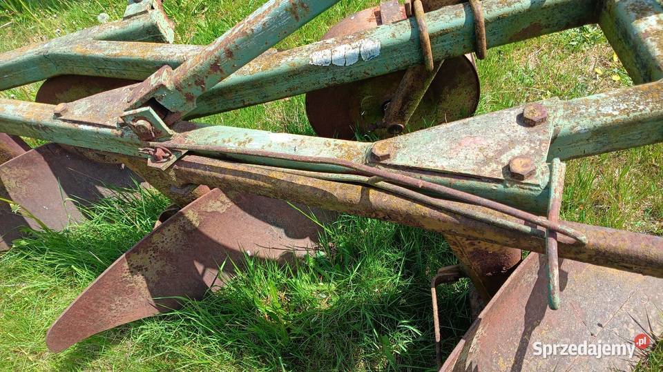 Pług 3 skibowy unii Grudziądz Pługi