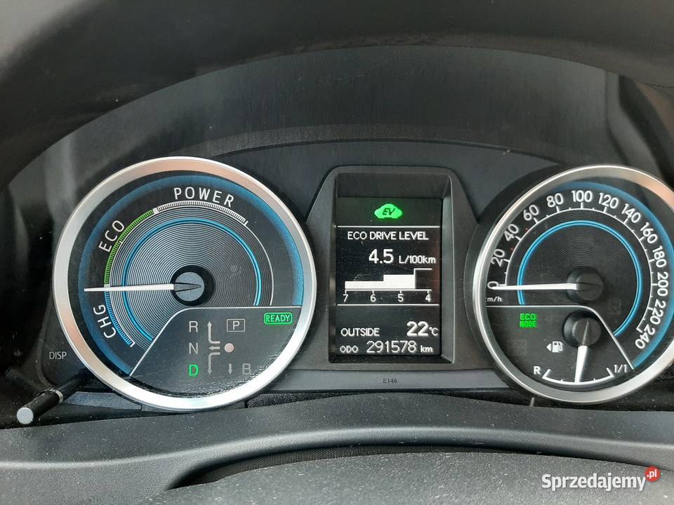 Toyota Auris II 18 2 hybrid kombi wersja presige 291500km Paczków