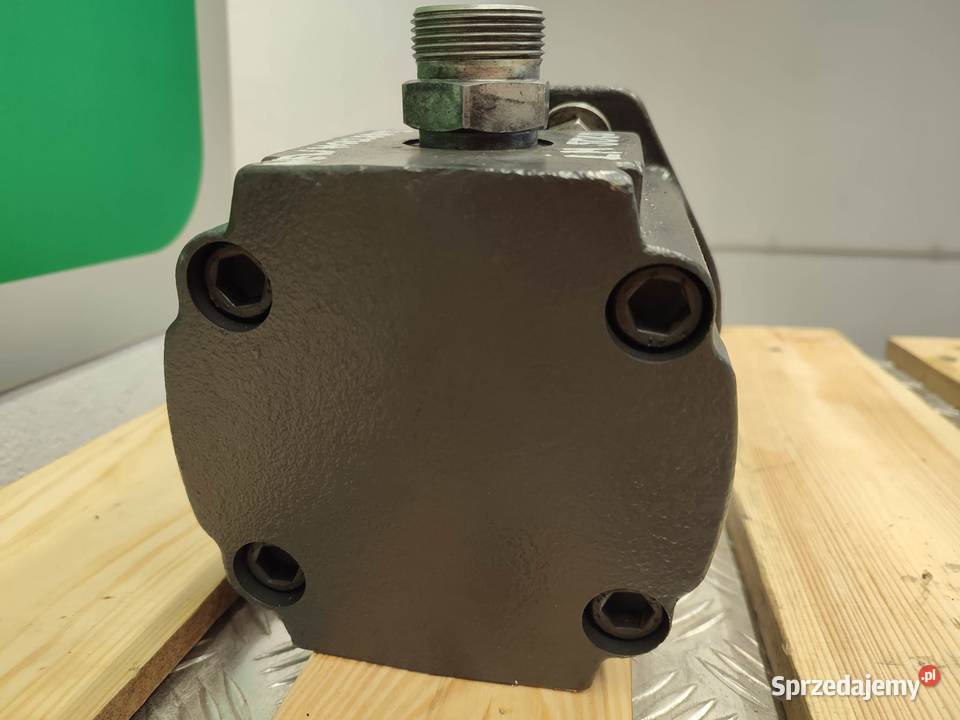 Pompa hydrauliczna Holland LM 5060 13121954 Wilkowo
