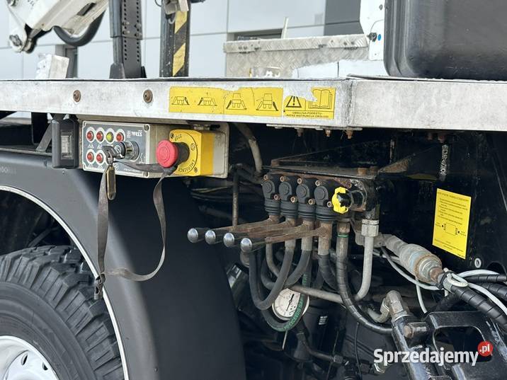 SAMOCHÓD SPECJALNYPODNOŚNIK KOSZOWY LAND ROVER Tuliszków