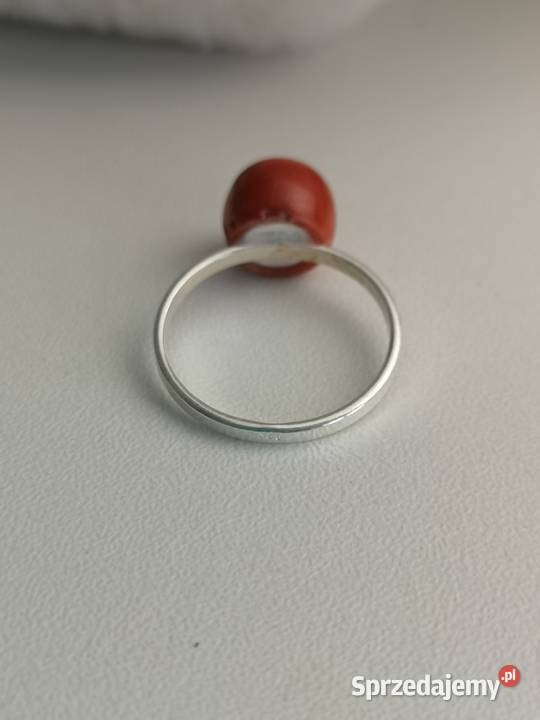 pierścionek z naturalnym koralem Mirakowo