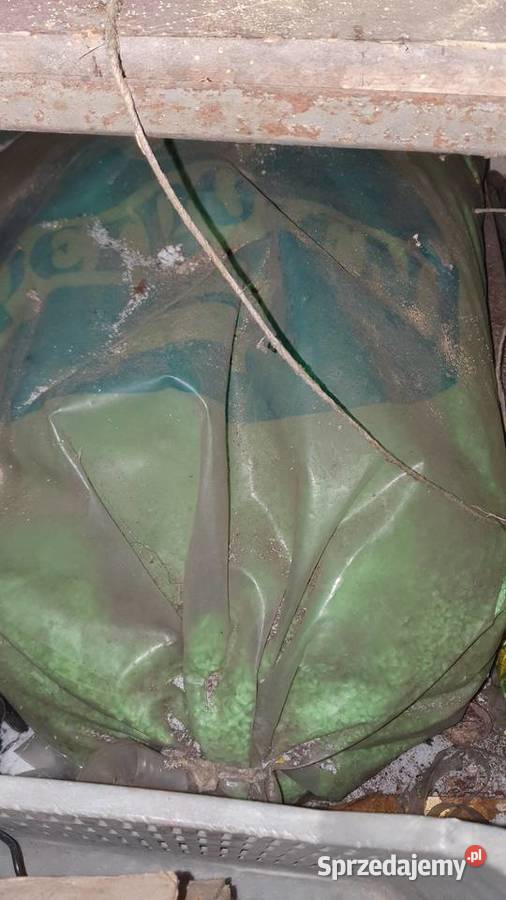 Plastikowe rurki granulki zielone polietylen